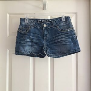 Rue21 MediumWash Denim Shorts Size 6
